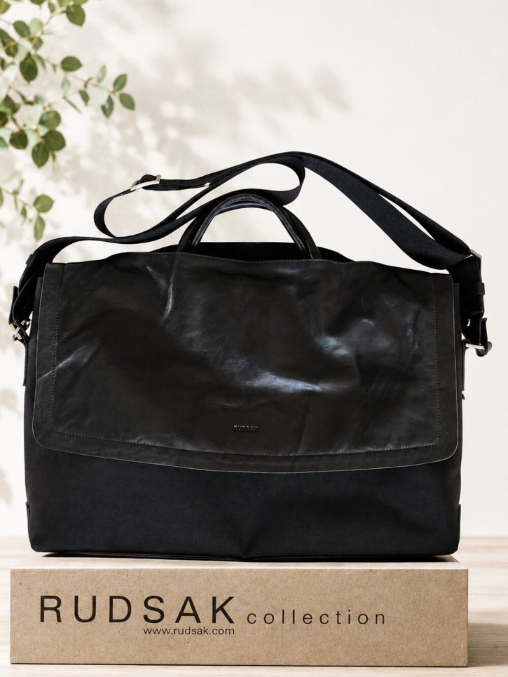 Rudsak Leather & Ballistic Nylon Large Messenger Laptop Commuter Bag Unisex